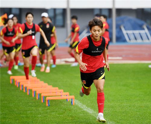对比一下往年：2019年北美9部电影过3亿，2018年5部，2017年7部，2016年9部，2015年7部